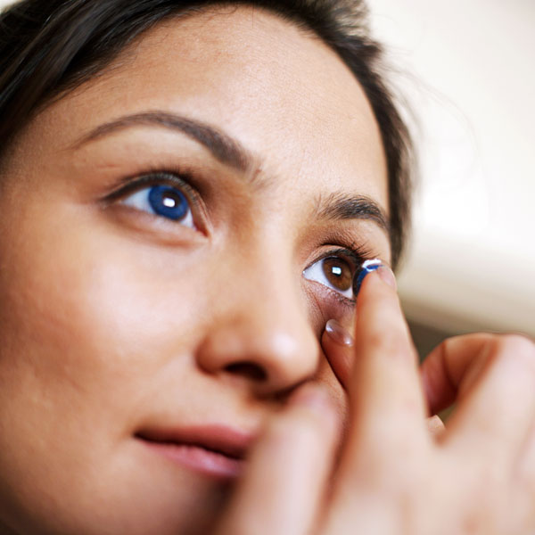 colored contact lens